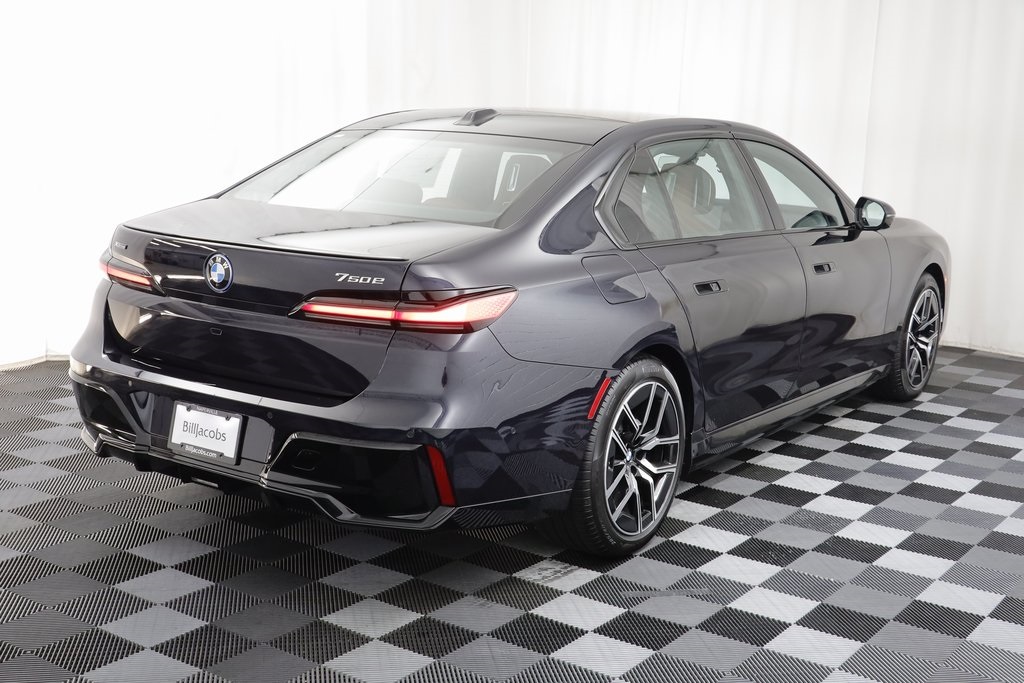 2026 Bmw 750e photo 15