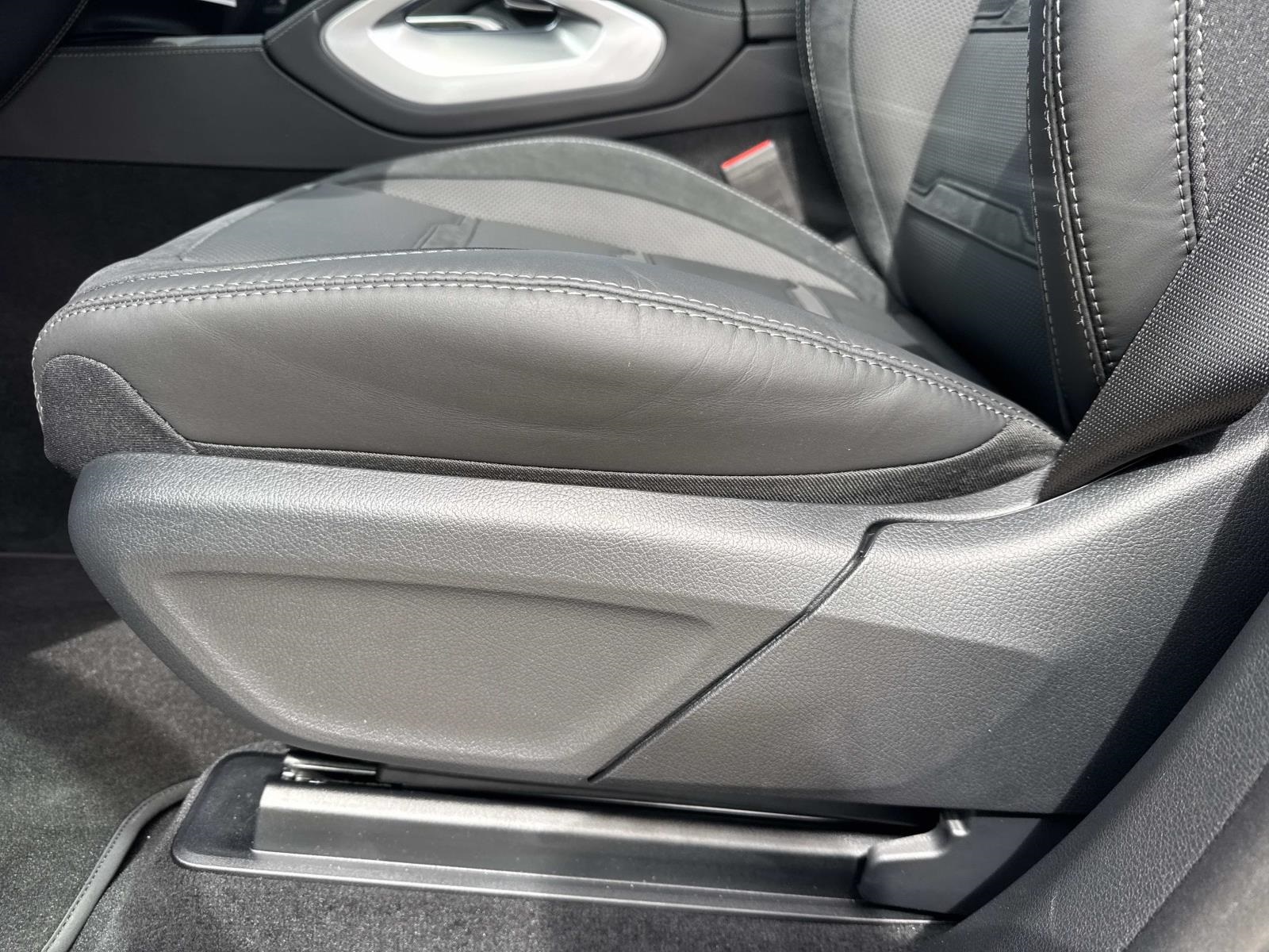 2026 Mercedes Benz GLE 53 AMG 4MATIC photo 9