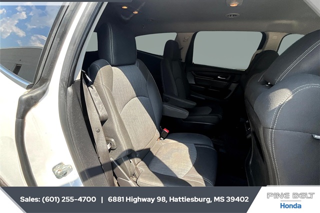 2016 Chevrolet Traverse 2LT photo 18