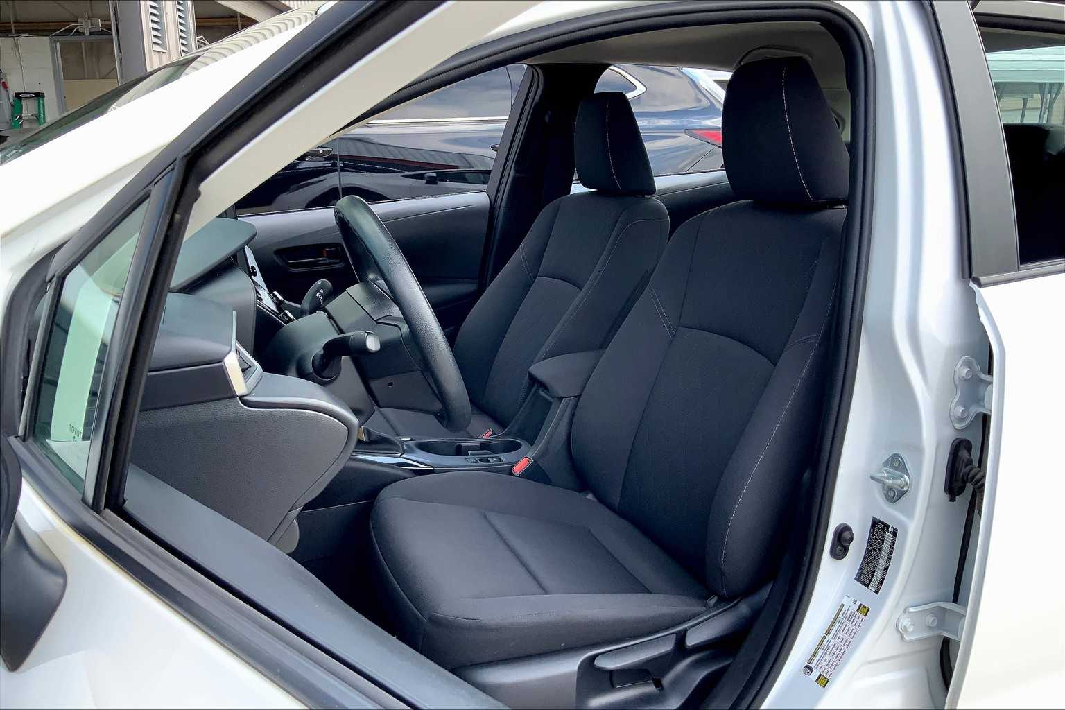 2024 Toyota Corolla LE photo 7