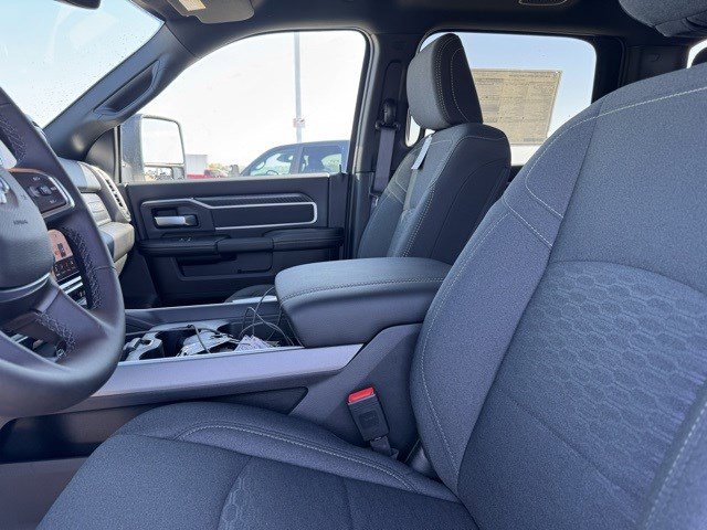 2026 Ram 2500 Big Horn photo 8