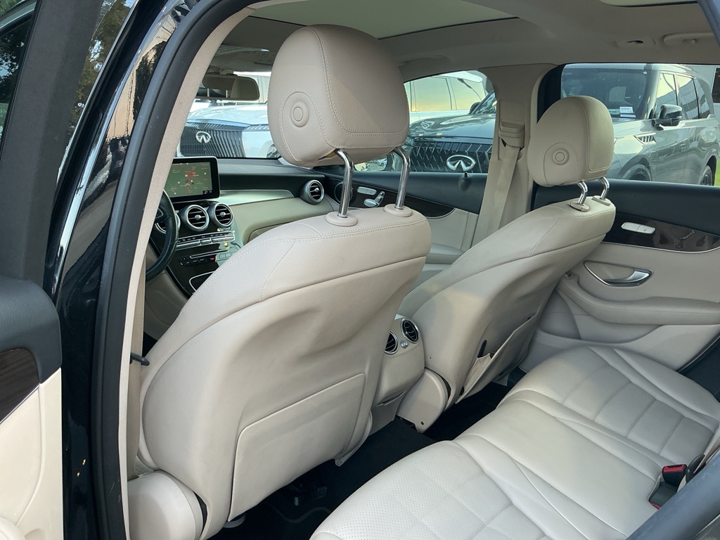 2016 Mercedes Benz GLC 300 4MATIC photo 24