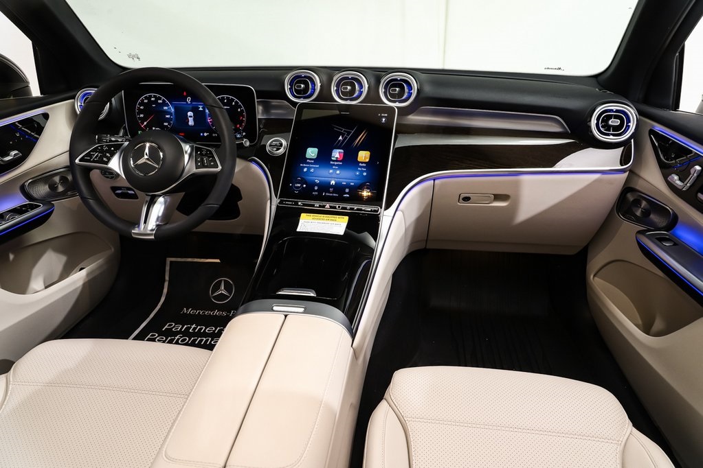 2025 Mercedes Benz GLC 300 4MATIC photo 8