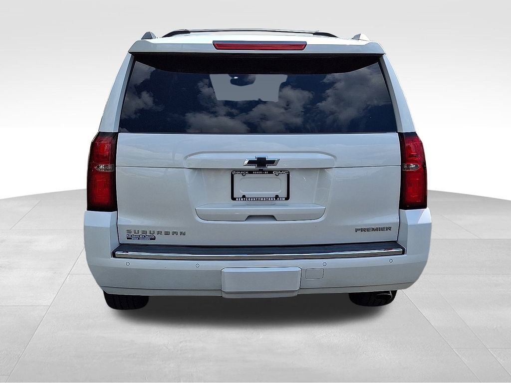 2019 Chevrolet Suburban Premier photo 3