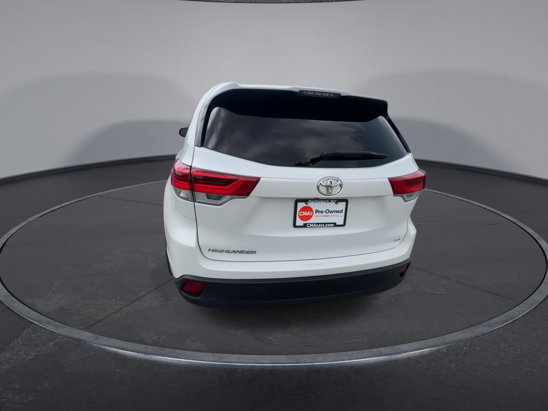 2019 Toyota Highlander LE photo 7