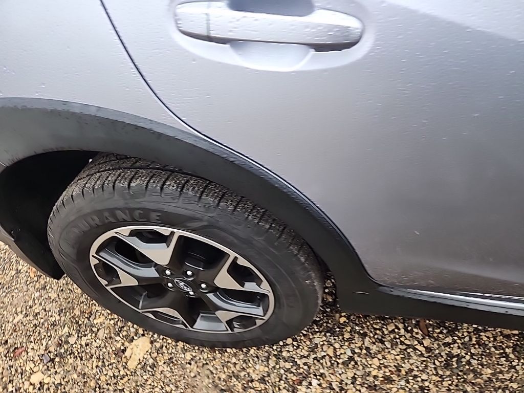 2019 Subaru Crosstrek 2.0i Premium photo 3