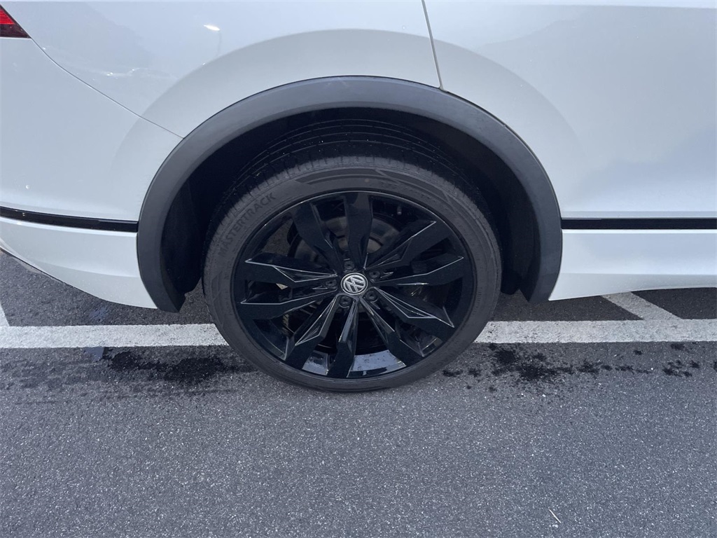 2021 Volkswagen Tiguan SE R-Line Black photo 9