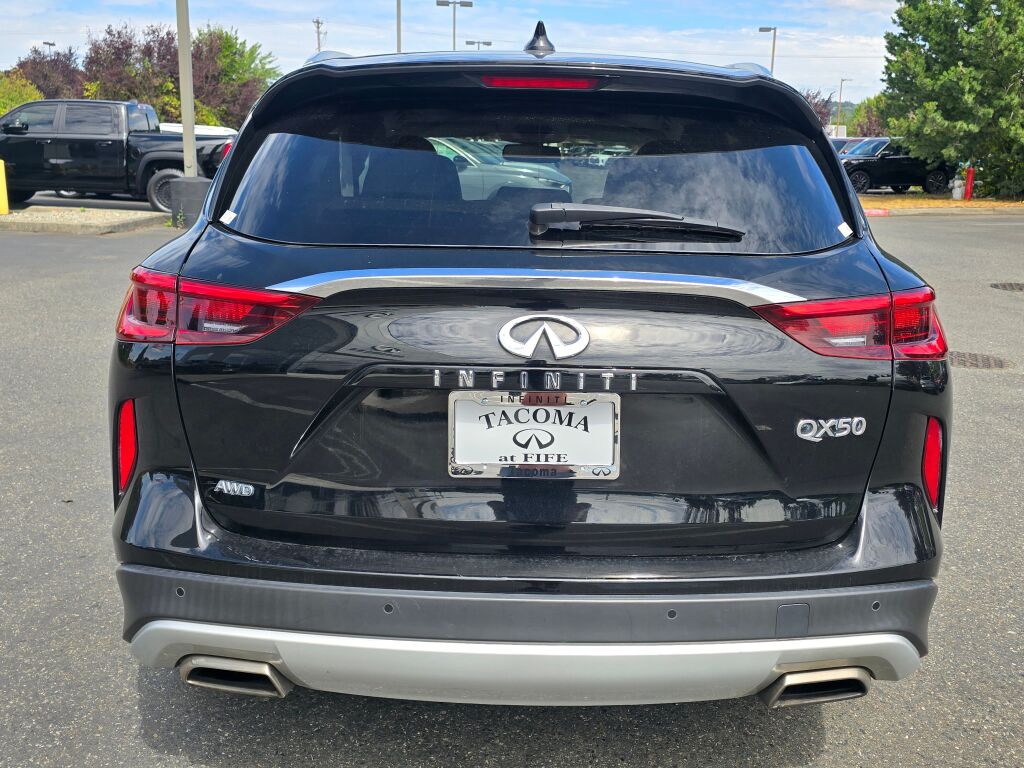 2021 Infiniti QX50 Luxe photo 3