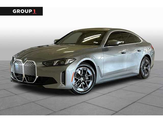 2025 BMW i4 40's photo