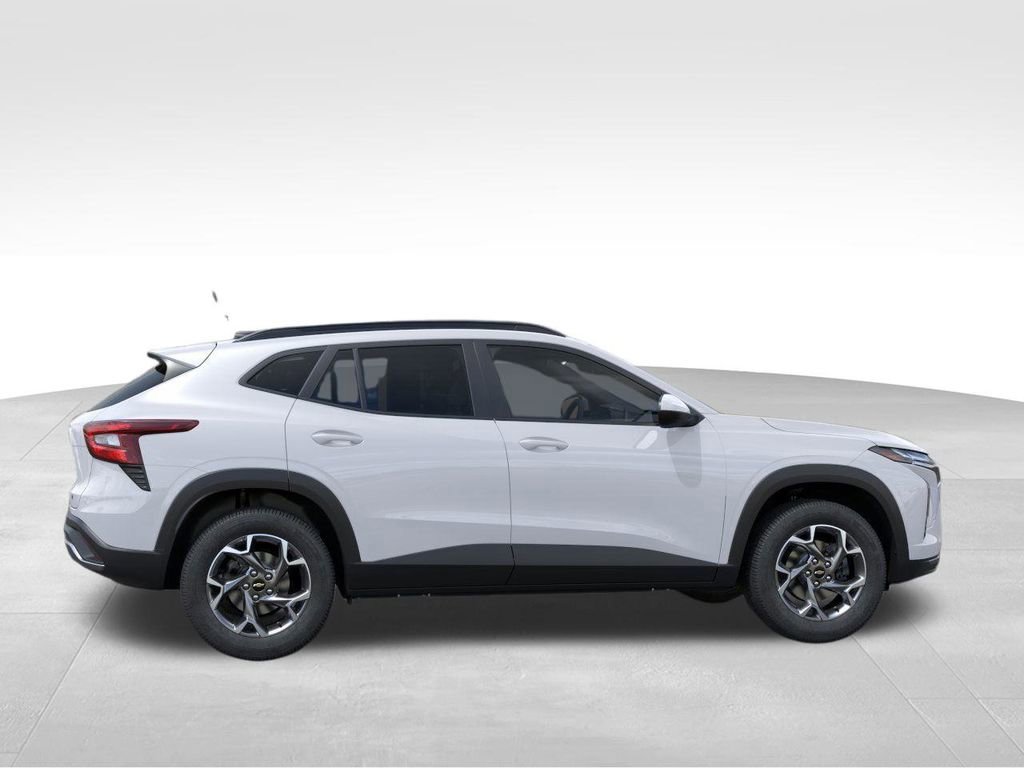 2026 Chevrolet Trax LT photo 4