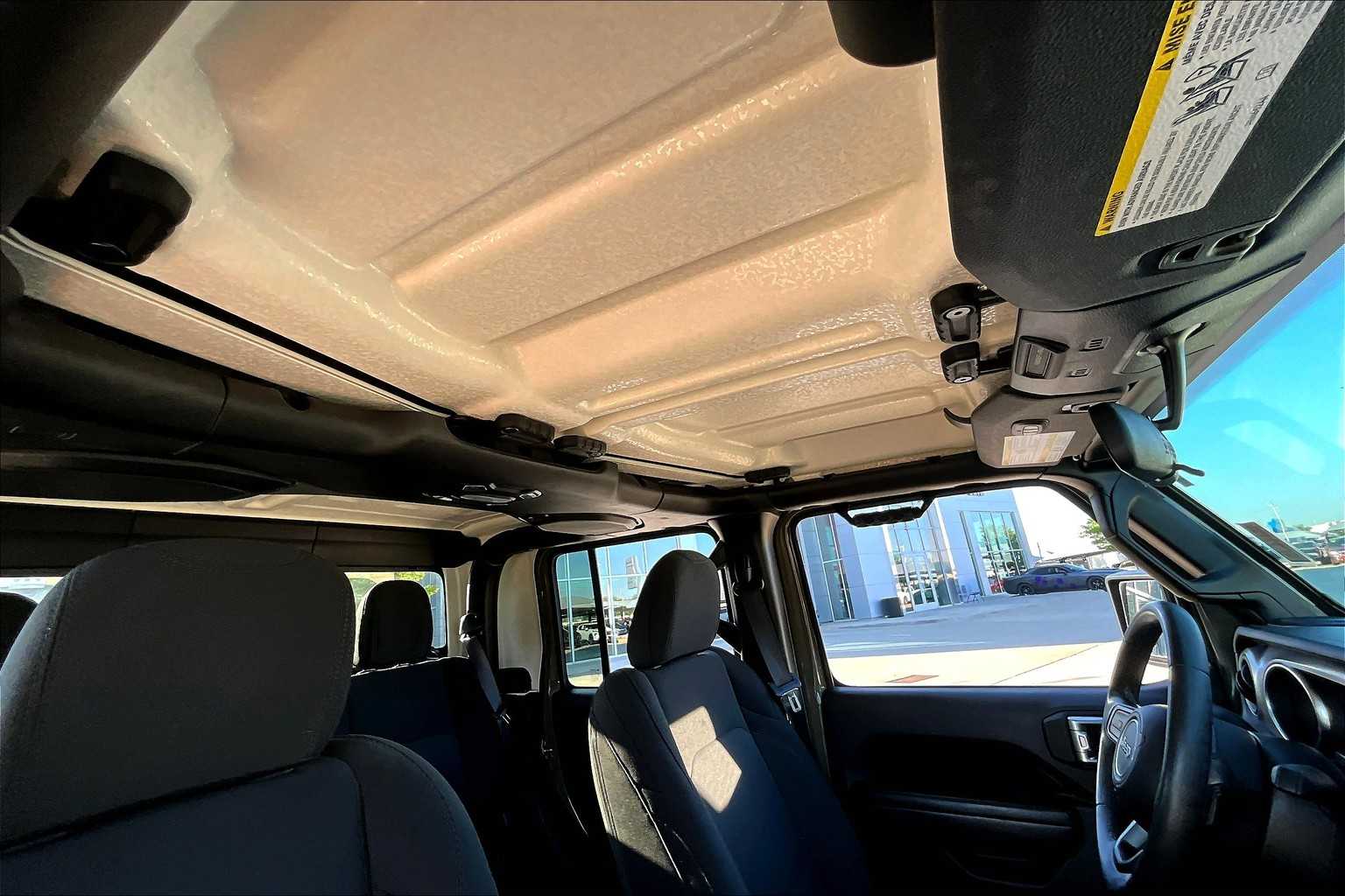 2020 Jeep Gladiator Sport S photo 13