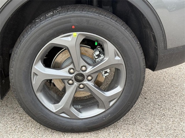 2025 Ford Escape ST-Line photo 4