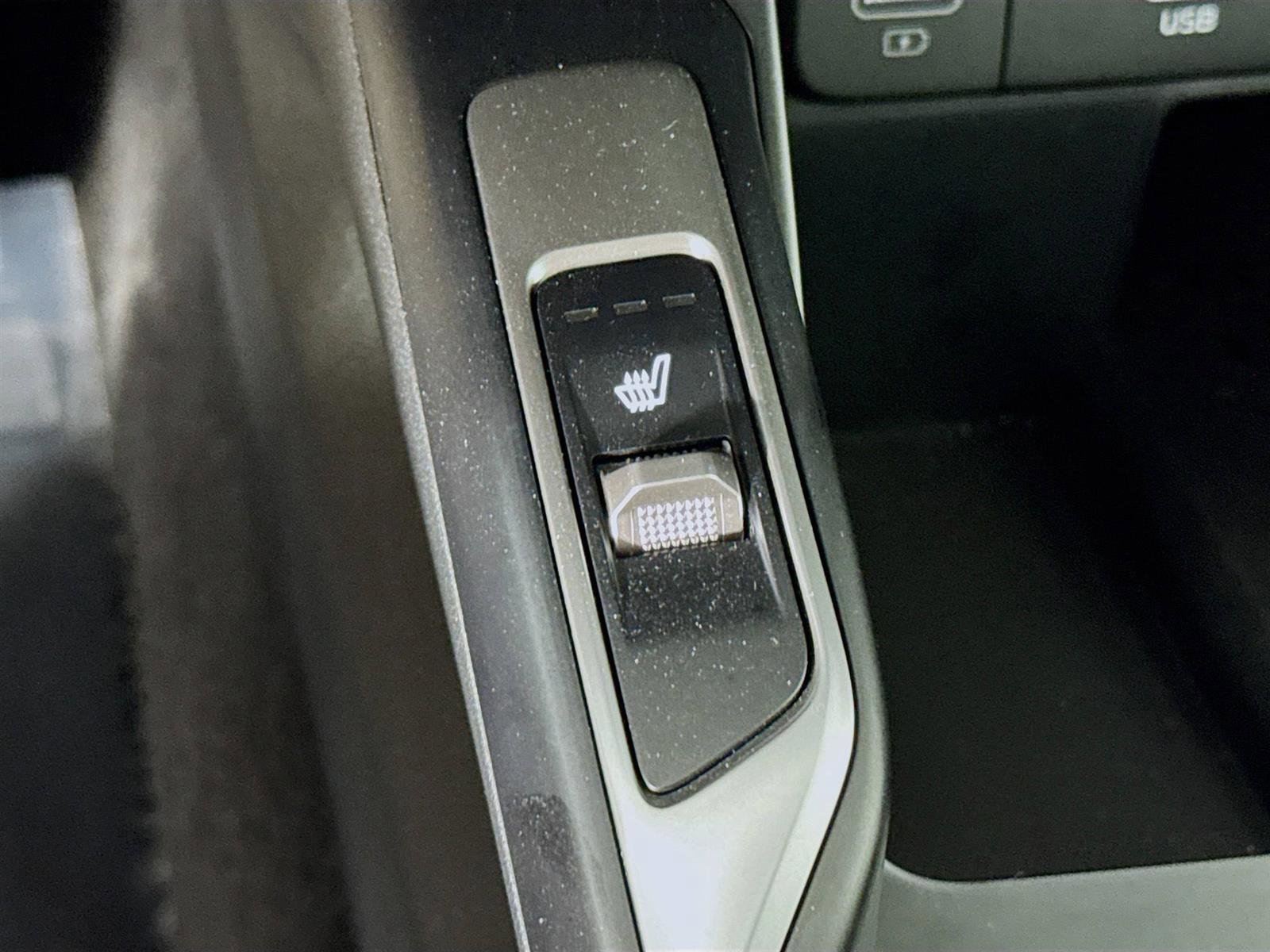 2023 Kia Sorento EX photo 16
