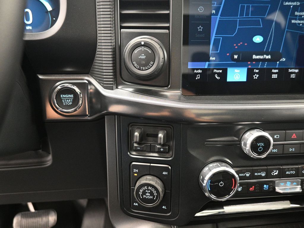 2025 Ford F-150 Lariat photo 18