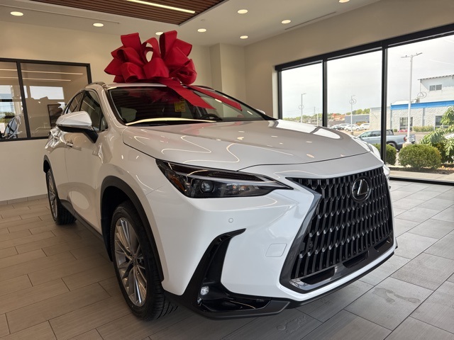 2026 Lexus NX 350h Premium AWD photo 3