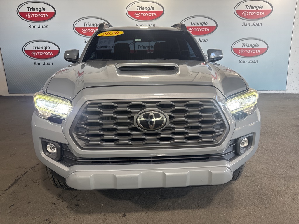 2020 Toyota Tacoma TRD Sport photo 2