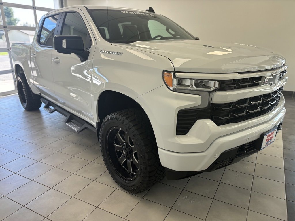 Used 2024 Chevrolet Silverado 1500 RST with VIN 1GCUDEEL5RZ251255 for sale in Virginia, Minnesota