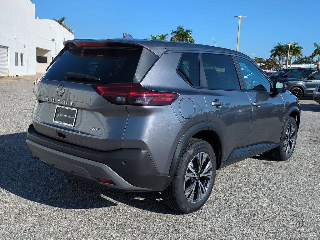 2023 Nissan Rogue SV photo 3
