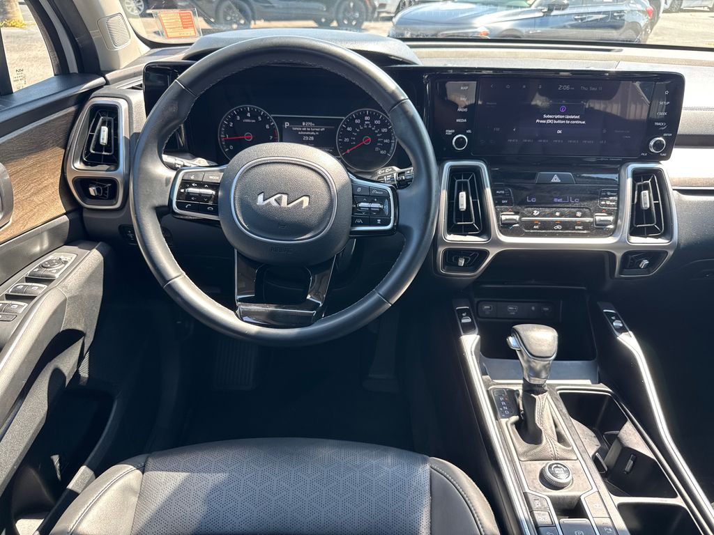2022 Kia Sorento EX photo 25