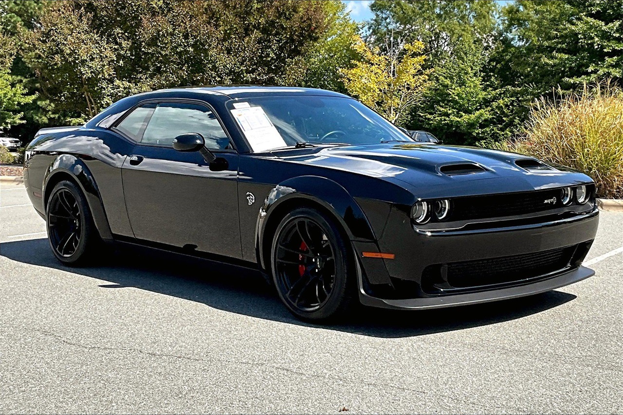 2022 Dodge Challenger SRT8 Hellcat Widebody photo 2