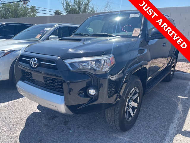 2024 Toyota 4Runner TRD Off-Road photo 2