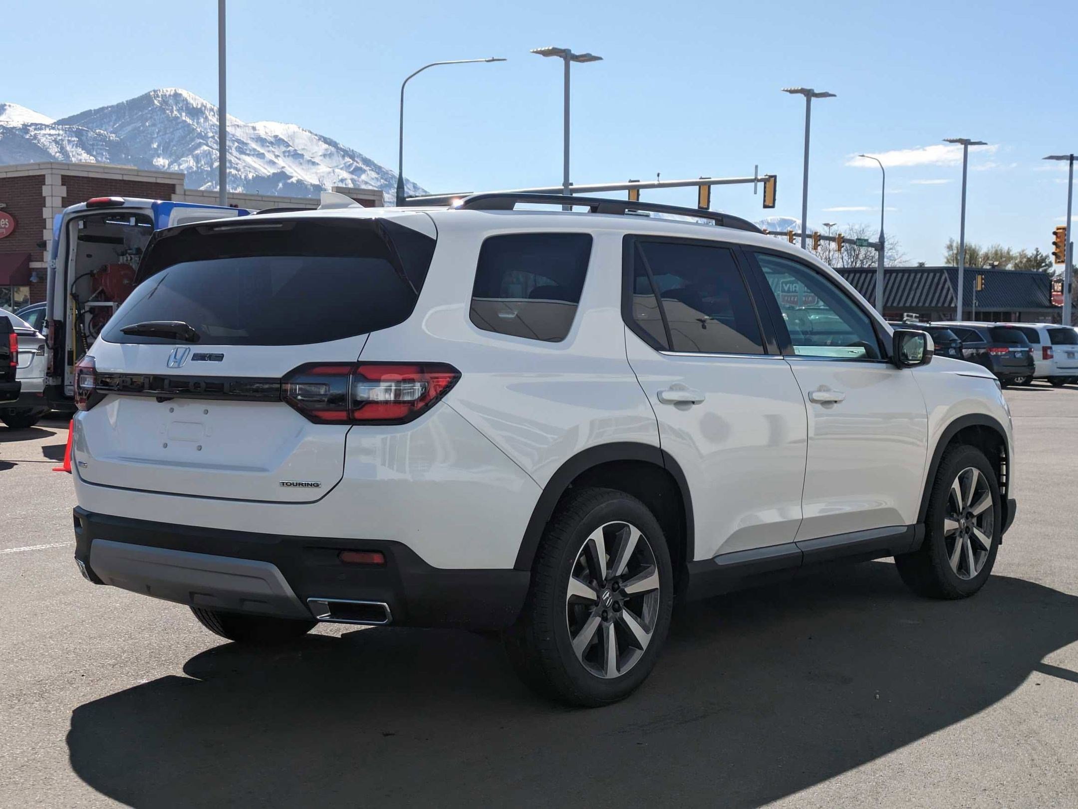 2025 Honda Pilot Touring photo 2