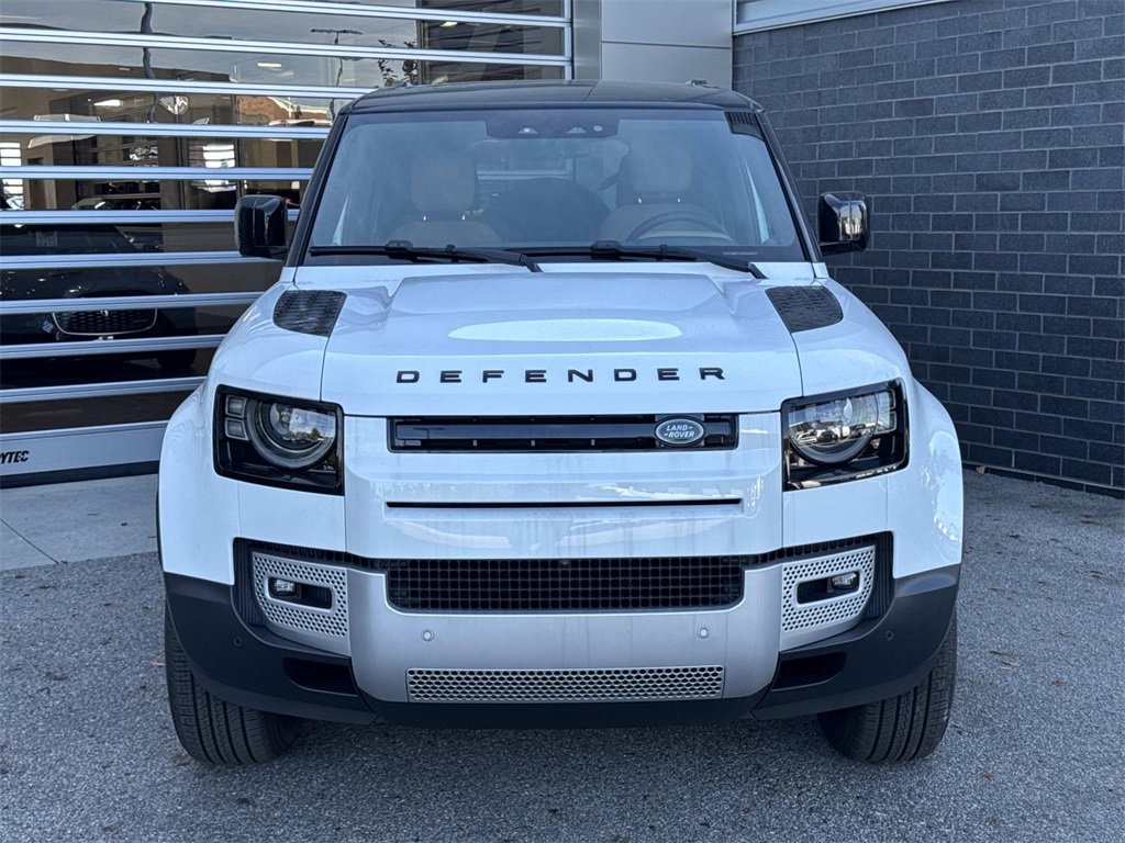 2025 Land Rover Defender 130 S photo 2