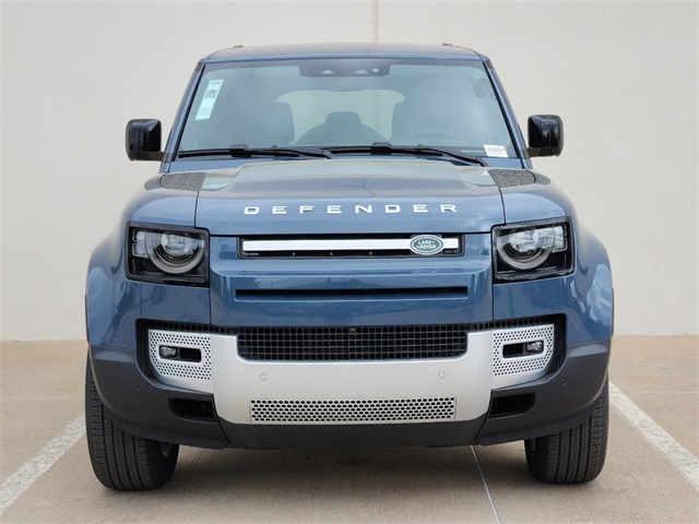 2024 Land Rover Defender 110 S photo 2
