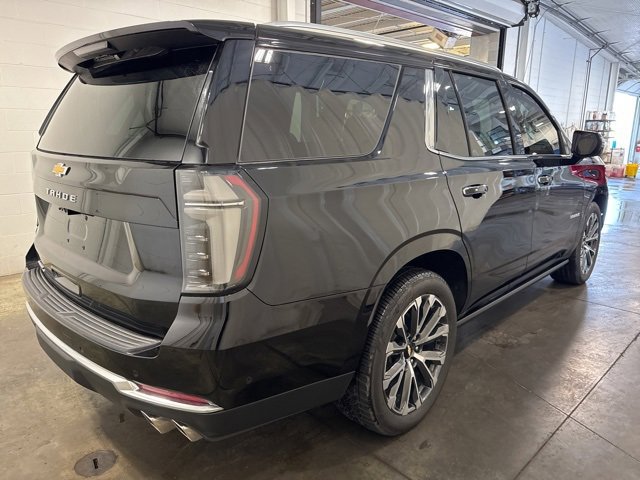 2025 Chevrolet Tahoe High Country photo 2