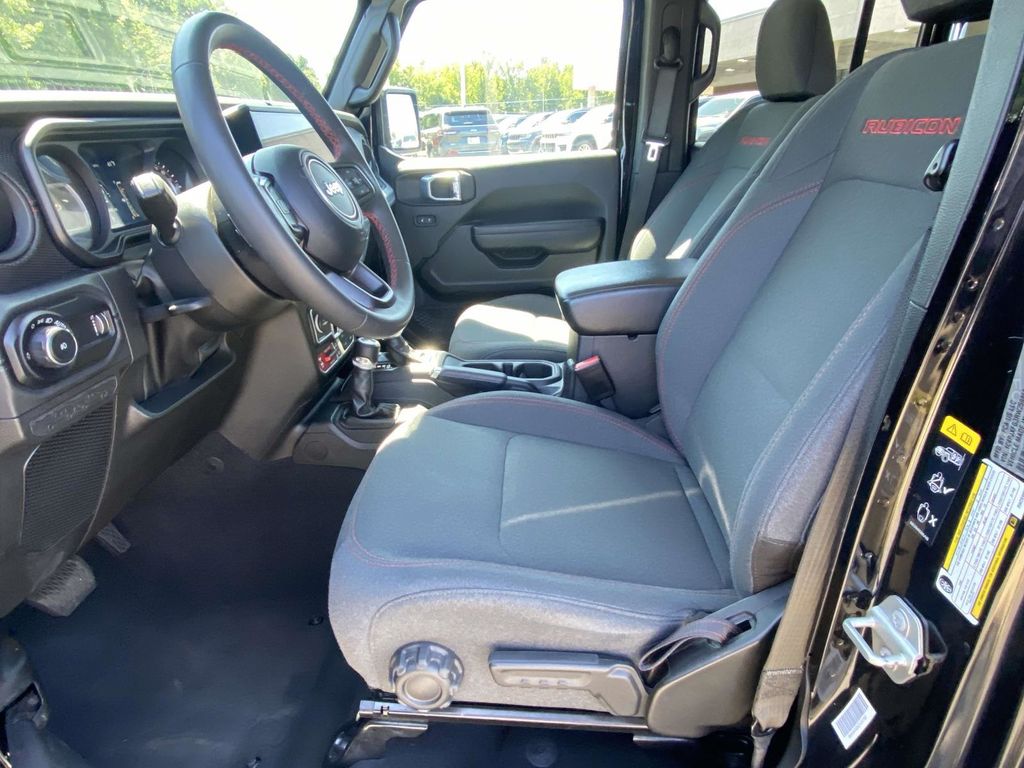 2024 Jeep Wrangler Rubicon photo 23