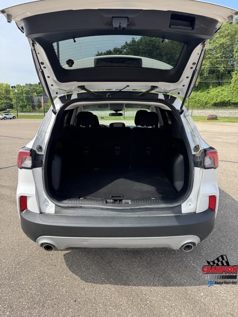 2022 Ford Escape SE photo 8