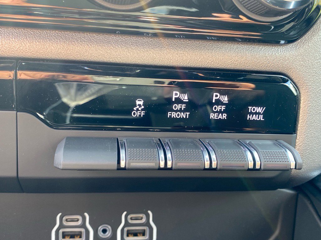 2025 Ram 1500 Big Horn photo 9