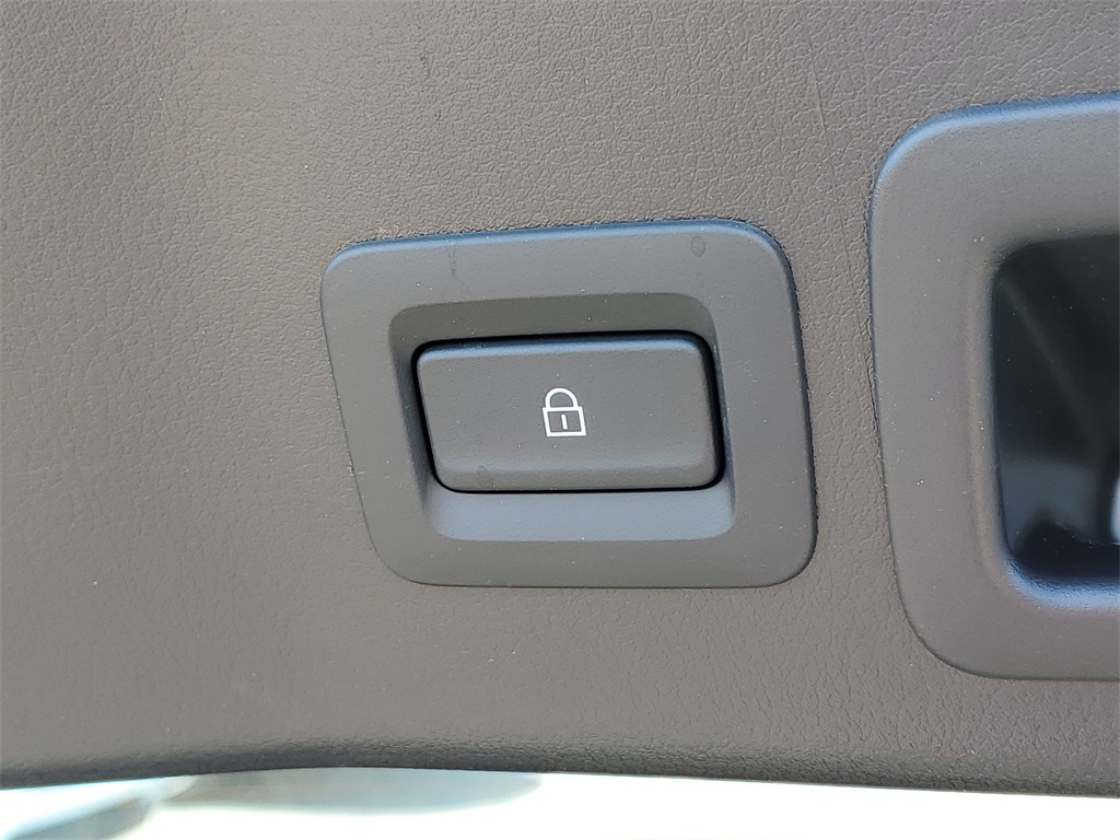 2025 Mazda Mazda3 2.5 Select Sport photo 8
