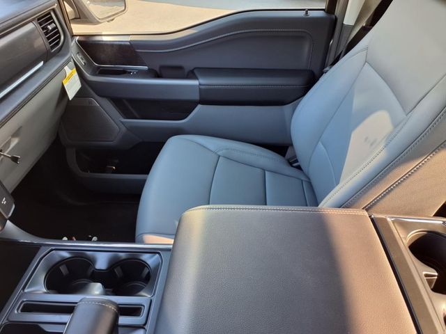 2025 Ford F-150 Lightning photo 16