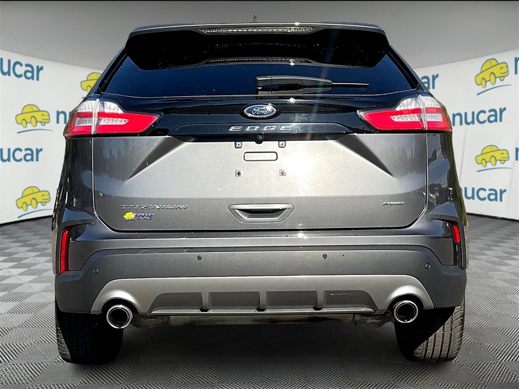 2023 Ford Edge Titanium photo 5