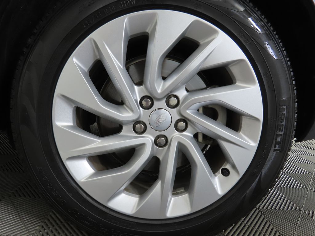2024 Land Rover Discovery P300 S photo 28