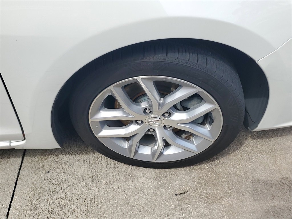2019 Acura ILX Base photo 10