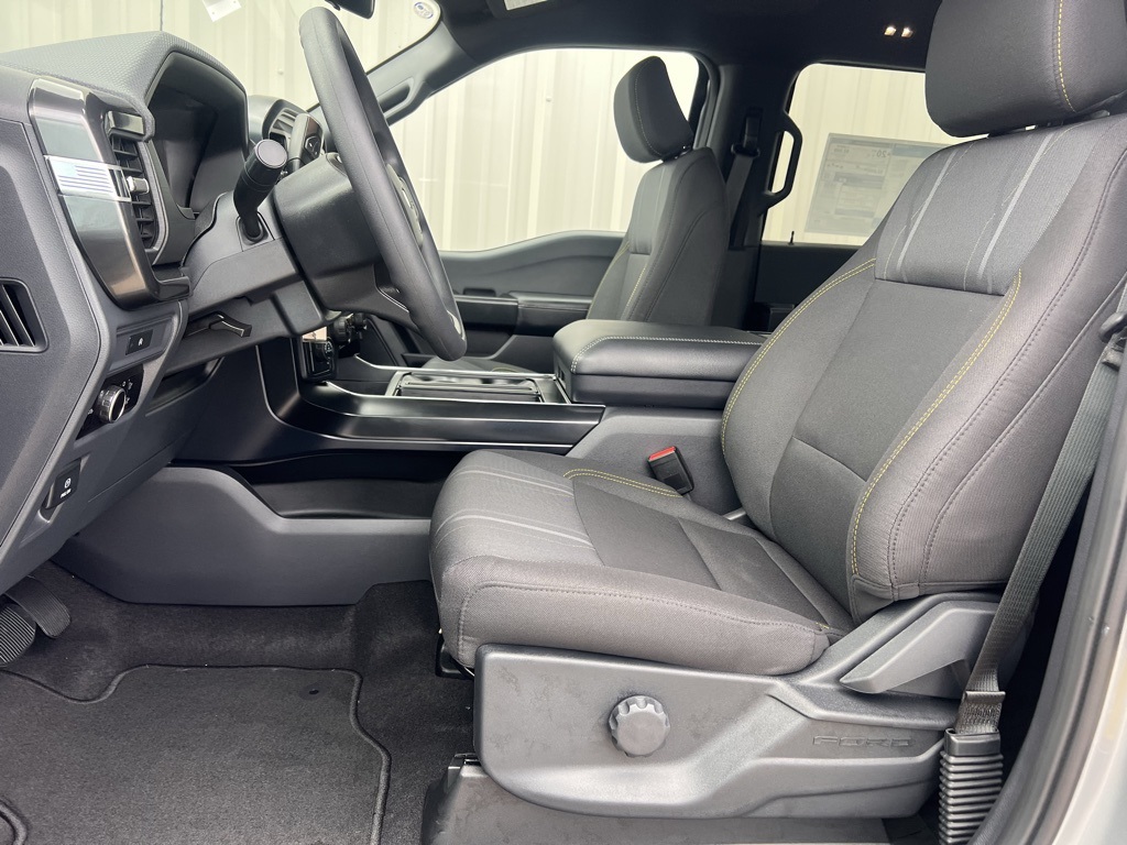 2025 Ford F-150 STX photo 18