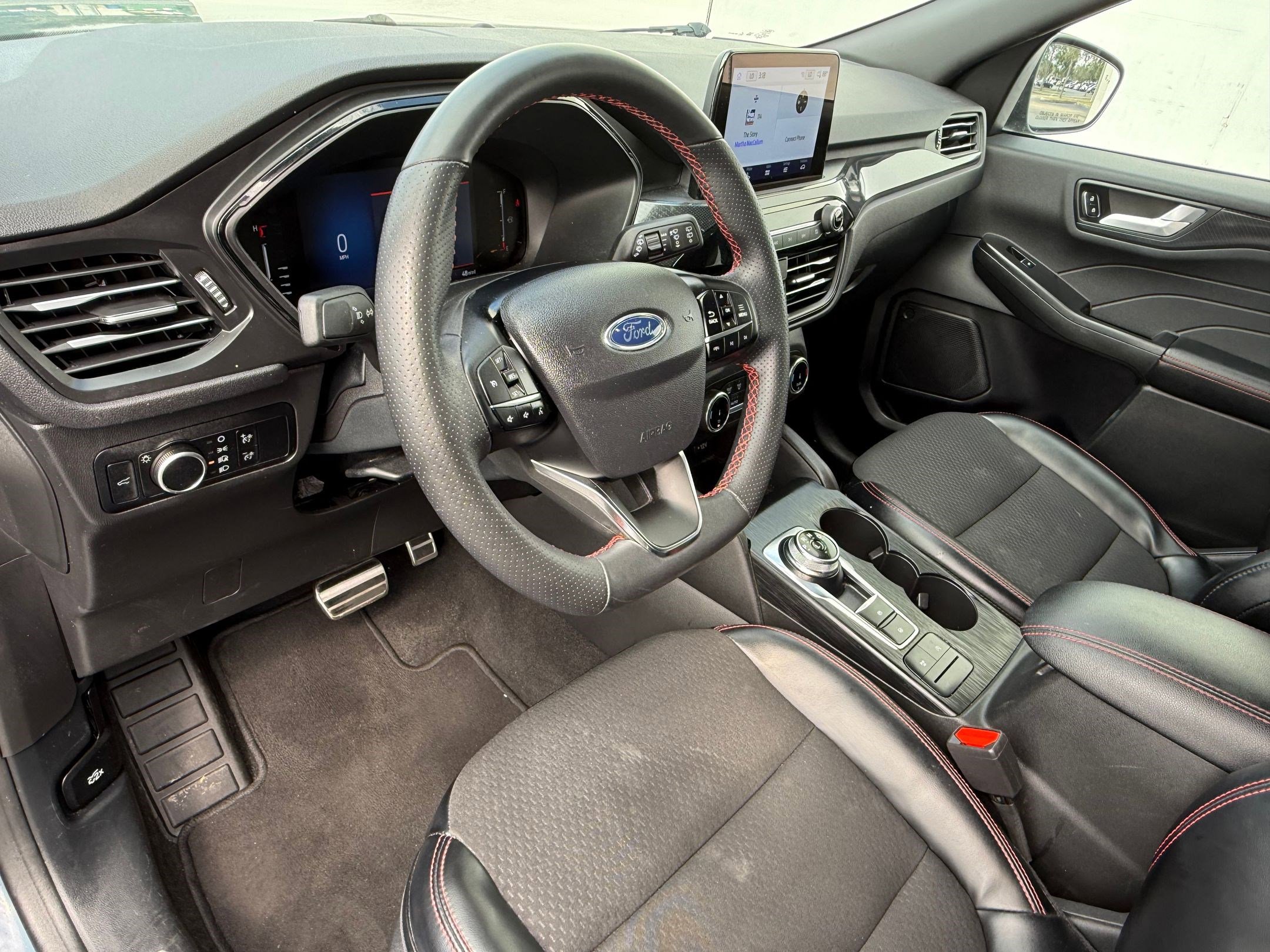 2024 Ford Escape ST-Line photo 4