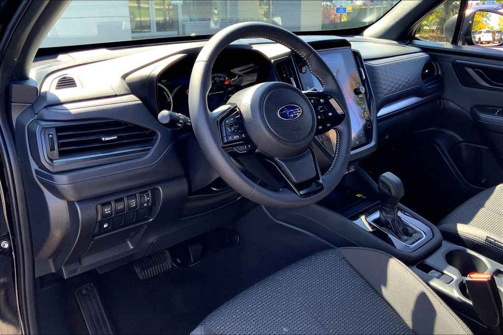 2025 Subaru Forester Premium photo 12