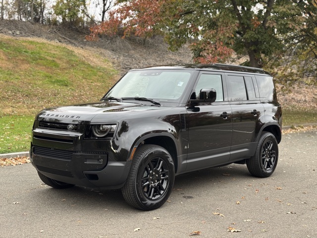 2026 Land Rover Defender S's photo