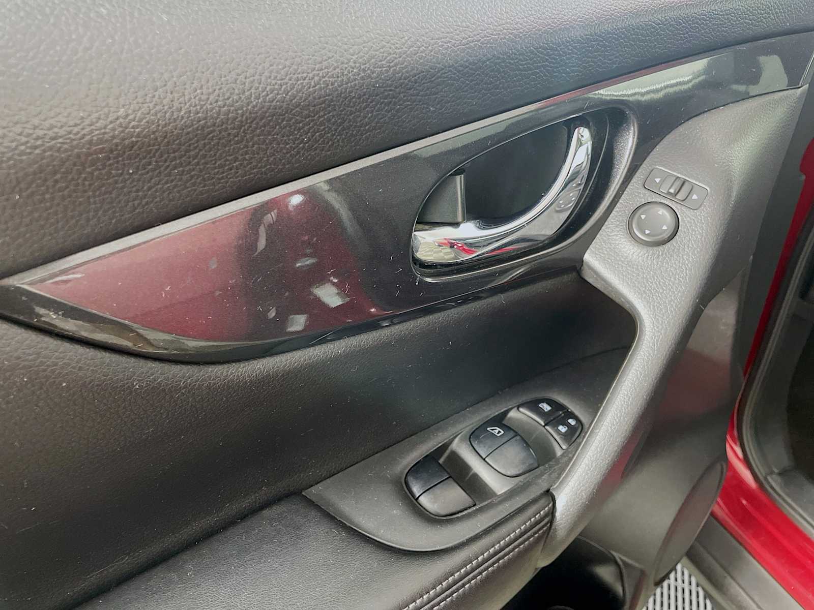 2017 Nissan Rogue SV photo 15