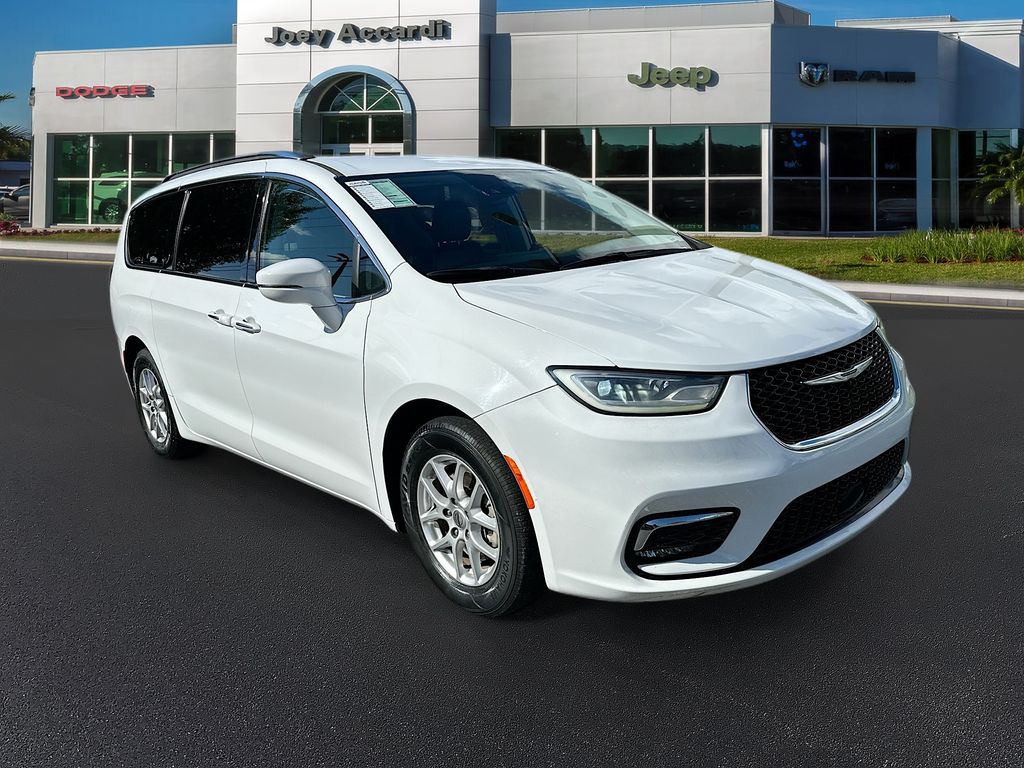 2021 Chrysler Pacifica Touring L's photo