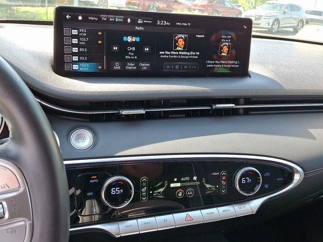 2022 Genesis GV70 2.5T Advanced photo 17