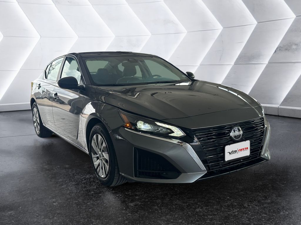 2025 Nissan Altima 2.5 S photo 3