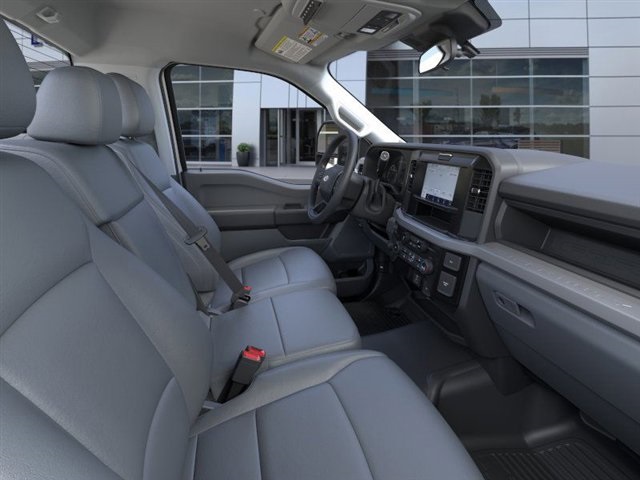 2025 Ford F-600 photo 10