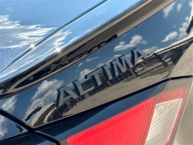 2022 Nissan Altima 2.5 SR photo 7