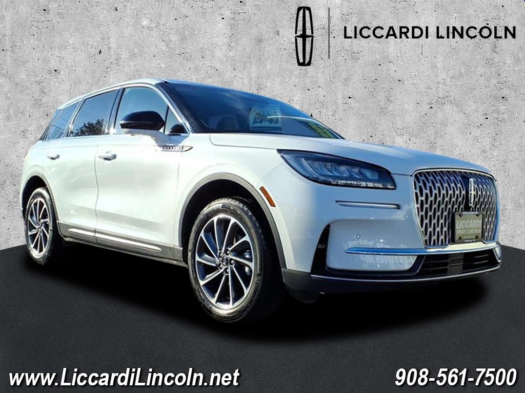 2023 Lincoln Corsair Base's photo