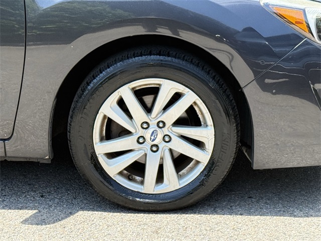 2016 Subaru Impreza 2.0i Premium photo 4