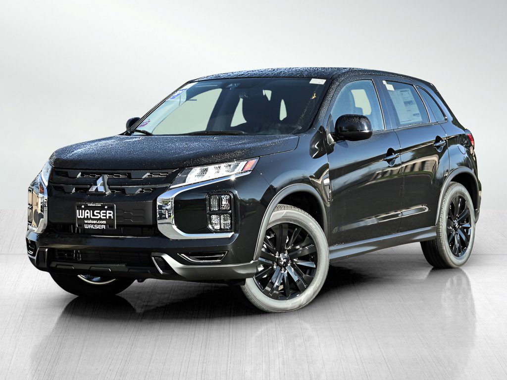 2025 Mitsubishi Outlander Sport LE's photo